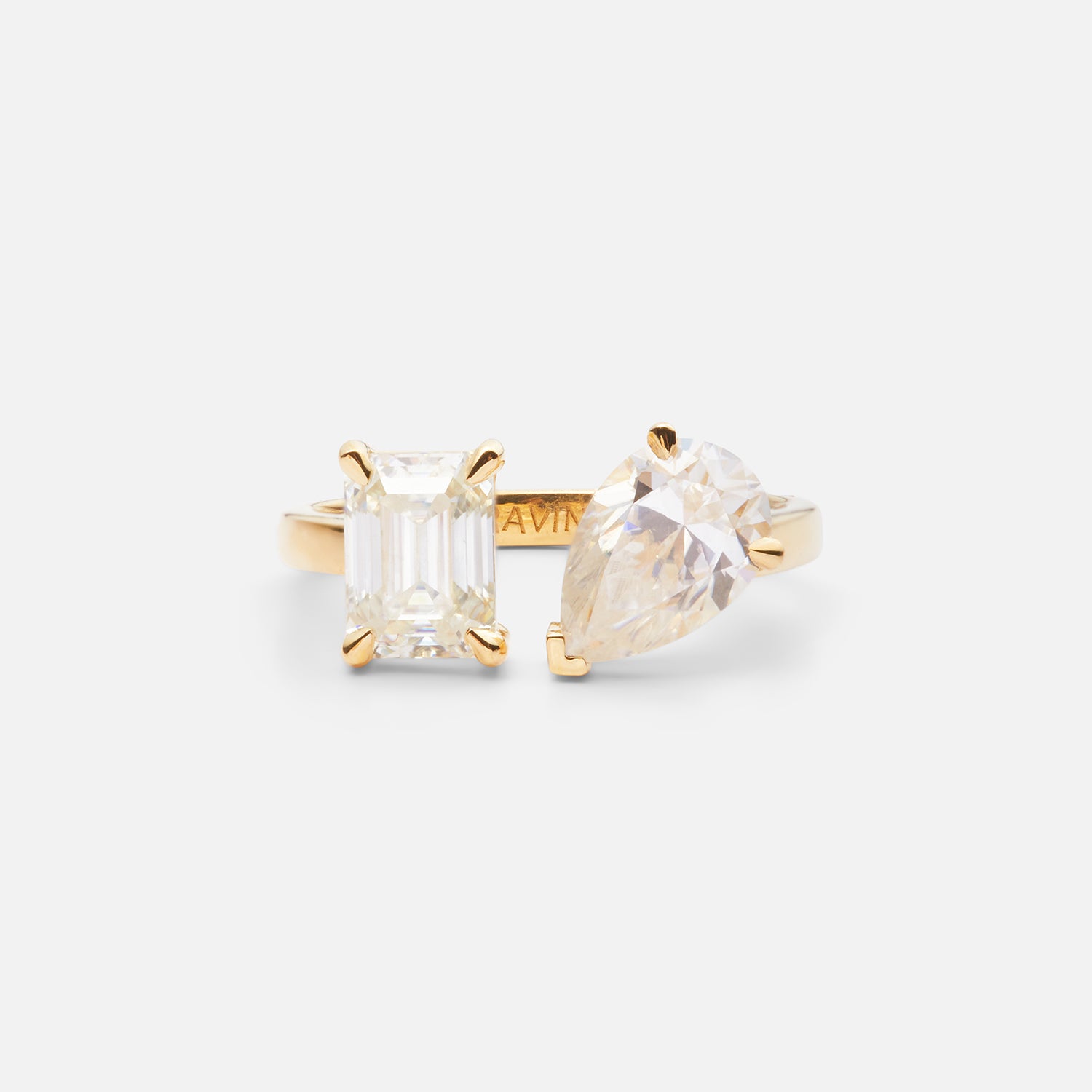White Moissanites