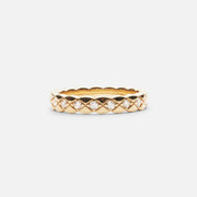 Kraftig guldring med diamanter