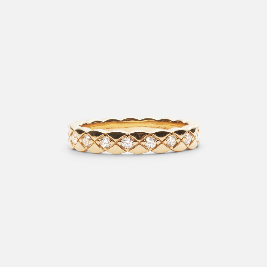 Kraftig guldring med diamanter