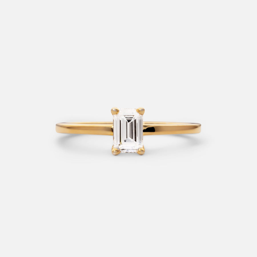 0,7ct Emerald Diamond Ring