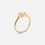 0,4ct Round Side Stone Diamond Ring