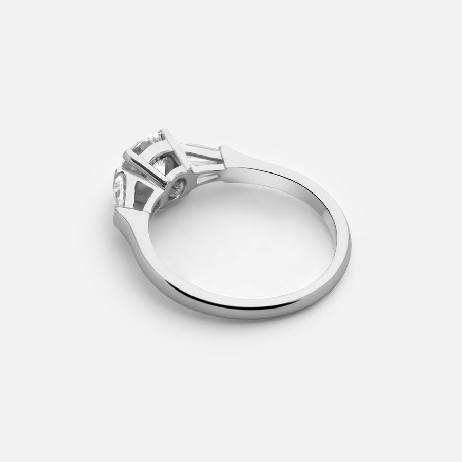 0,5 Karat Baguette Seitenstein Diamantring
